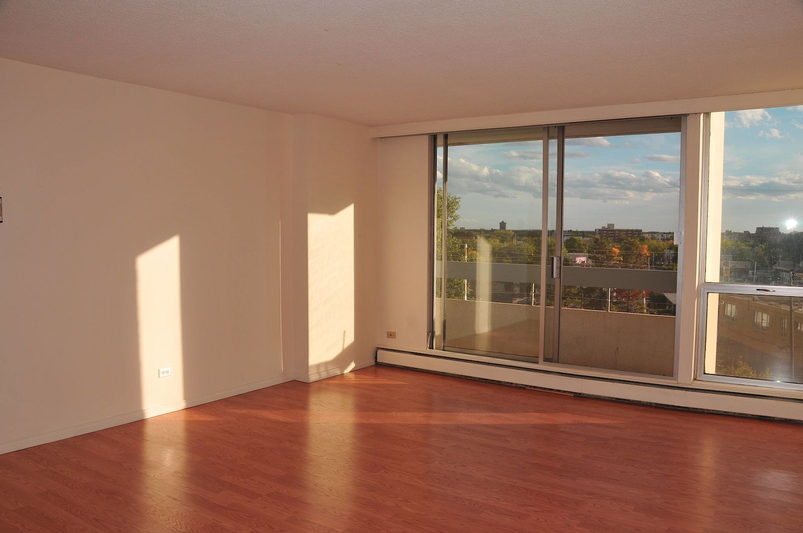 Edmonton 1 bedroom Apartment for rent. Property photo: 494736-1