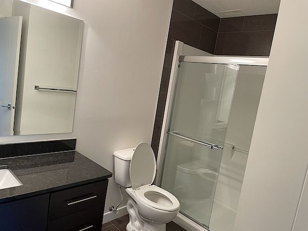 Edmonton 2 bedrooms Condo Unit for rent. Property photo: 496145-2