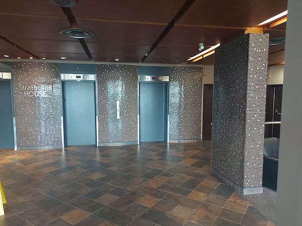 Building+Loby Edmonton 1 bedroom Condo Unit for rent. Property photo: 496375-2