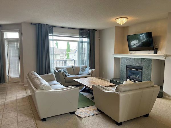 Calgary 5 bedrooms House for rent. Property photo: 496697-2