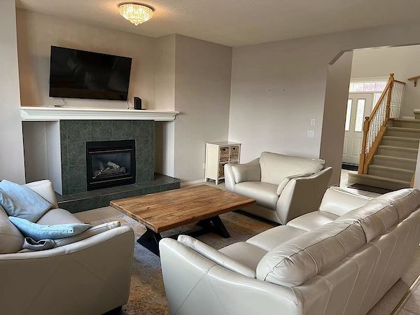 Calgary 5 bedrooms House for rent. Property photo: 496697-3