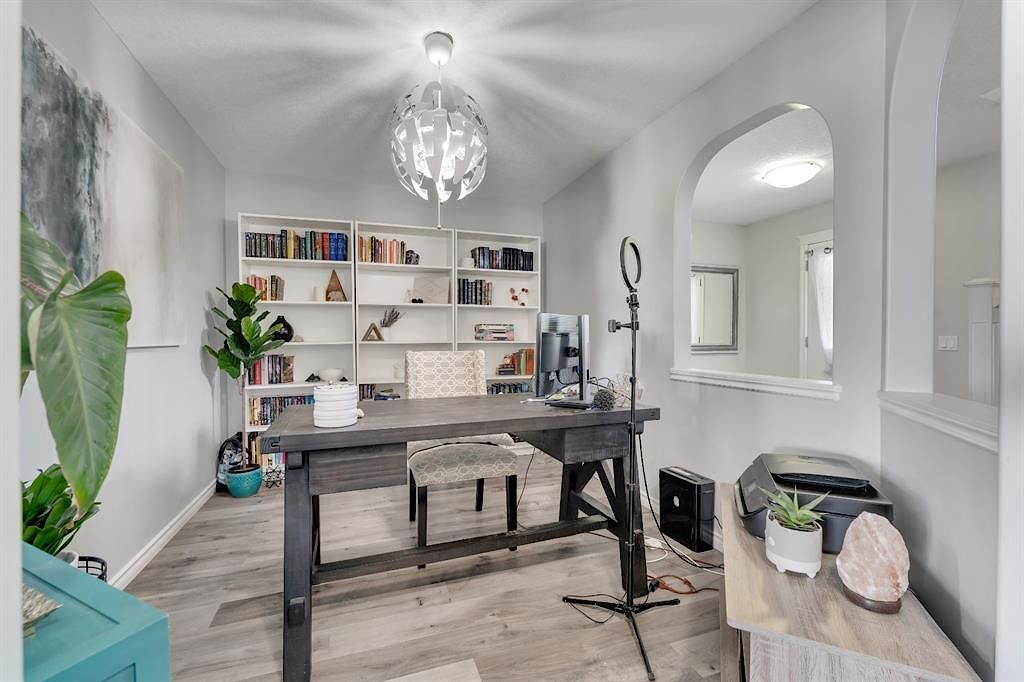 Chestermere 3 bedrooms Duplex for rent. Property photo: 498570-1