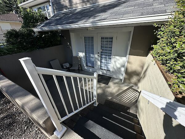 Calgary studio Basement for rent. Property photo: 499180-3