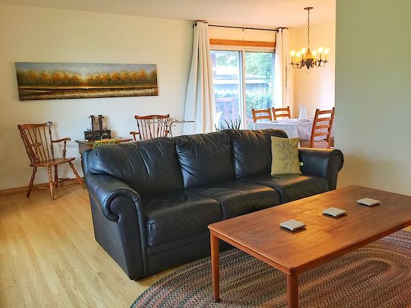 Calgary 3 bedrooms Main Floor for rent. Property photo: 499371-2