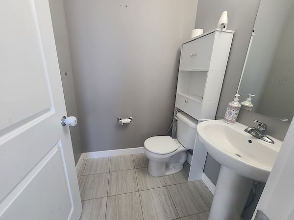 Calgary 3 bedrooms House for rent. Property photo: 501974-3