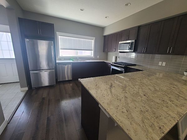 Calgary 3 bedrooms House for rent. Property photo: 501974-2