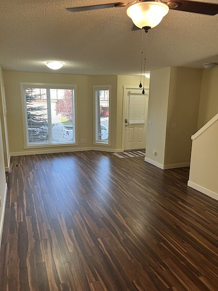 Calgary 2 + Den bedrooms Townhouse for rent. Property photo: 502742-2