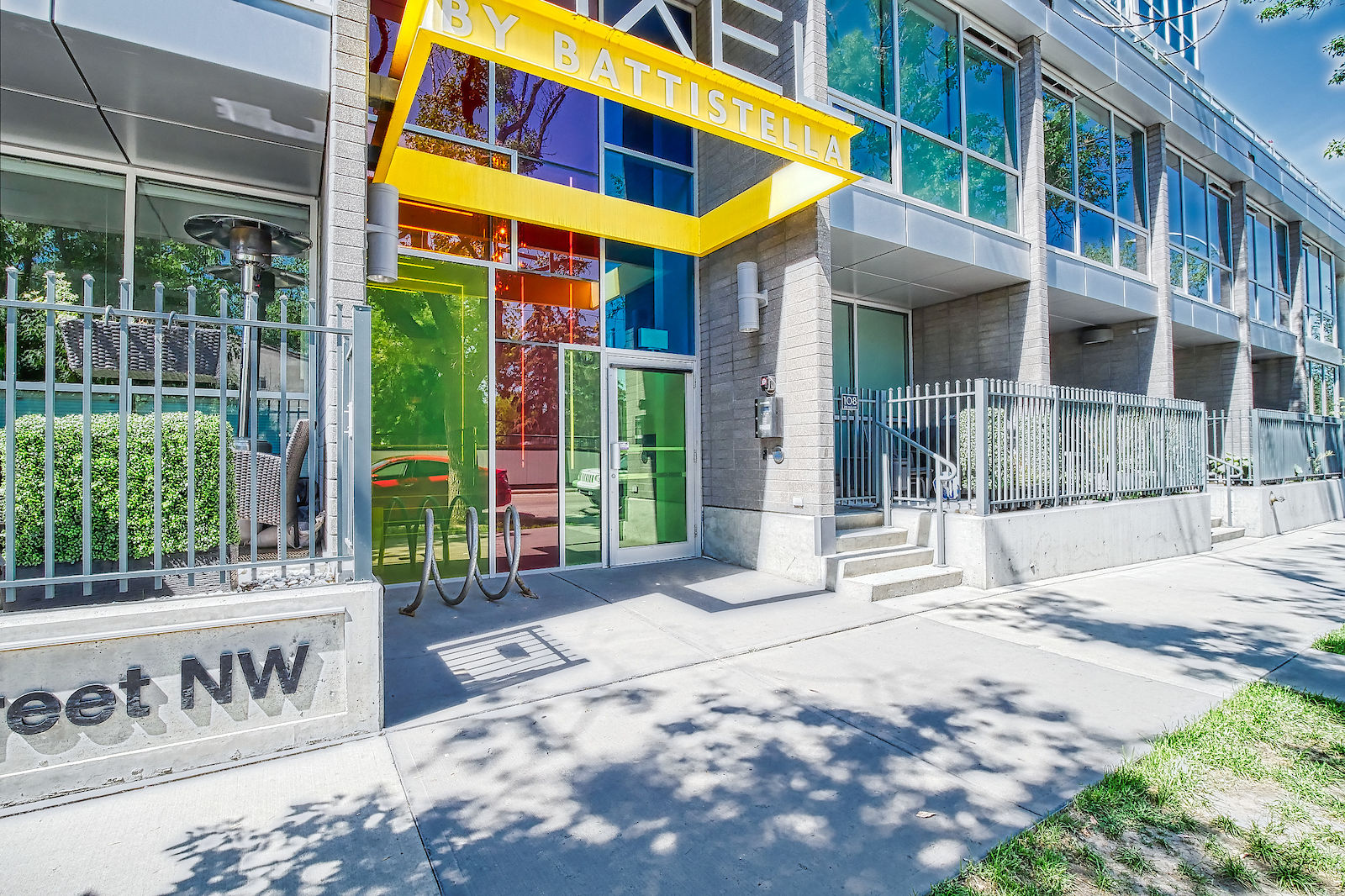Building+entrance Calgary 2 bedrooms Condo Unit for rent. Property photo: 504108-1