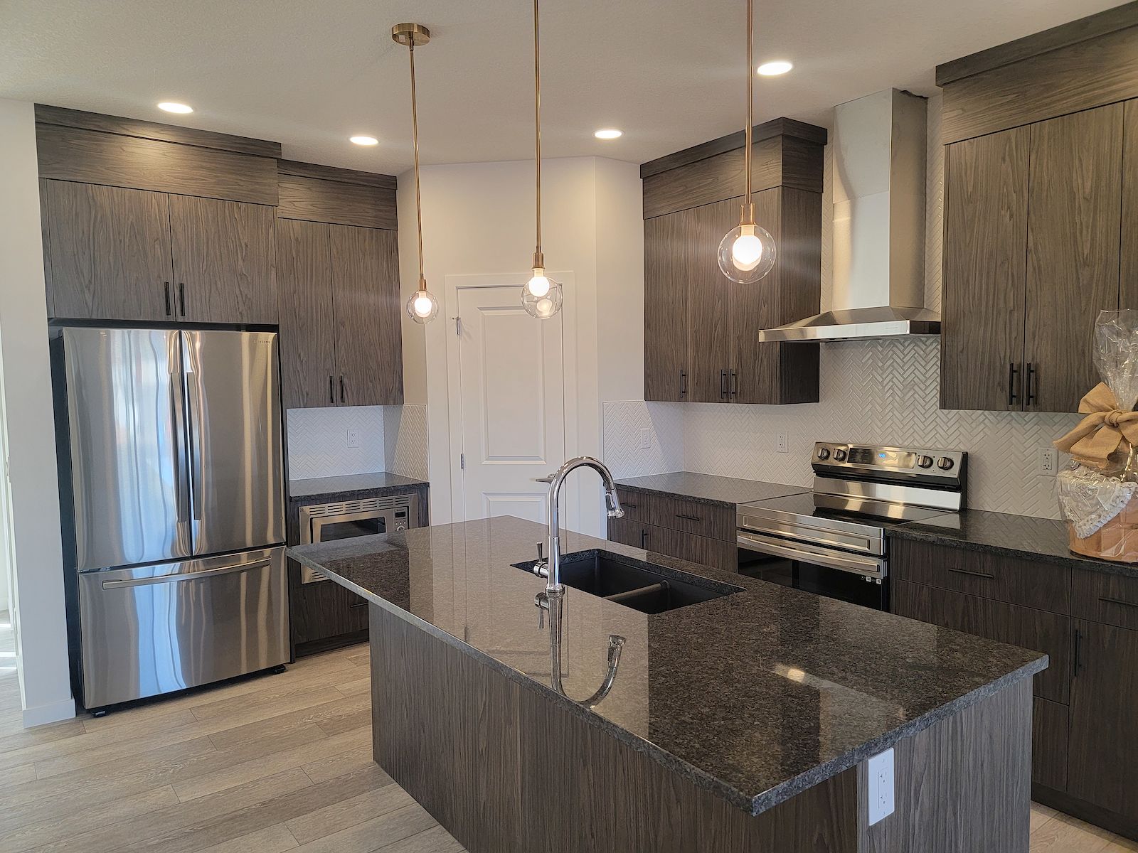 Calgary 3 + Den bedrooms Duplex for rent. Property photo: 505636-1