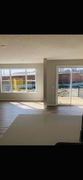 Calgary 3 bedrooms House for rent. Property photo: 505870-2