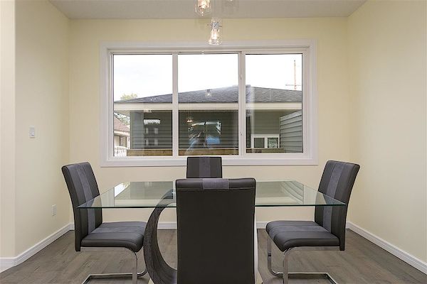 Edmonton 3 bedrooms Duplex for rent. Property photo: 505917-2