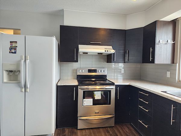 Calgary 4 + Den bedrooms House for rent. Property photo: 505921-3