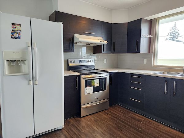 Calgary 4 + Den bedrooms House for rent. Property photo: 505921-2