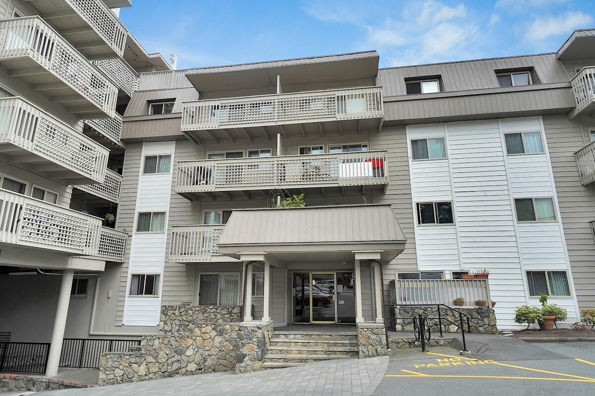 Esquimalt 2 bedrooms Apartment for rent. Property photo: 506292-1