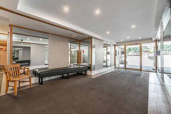 Esquimalt 2 bedrooms Apartment for rent. Property photo: 506292-3