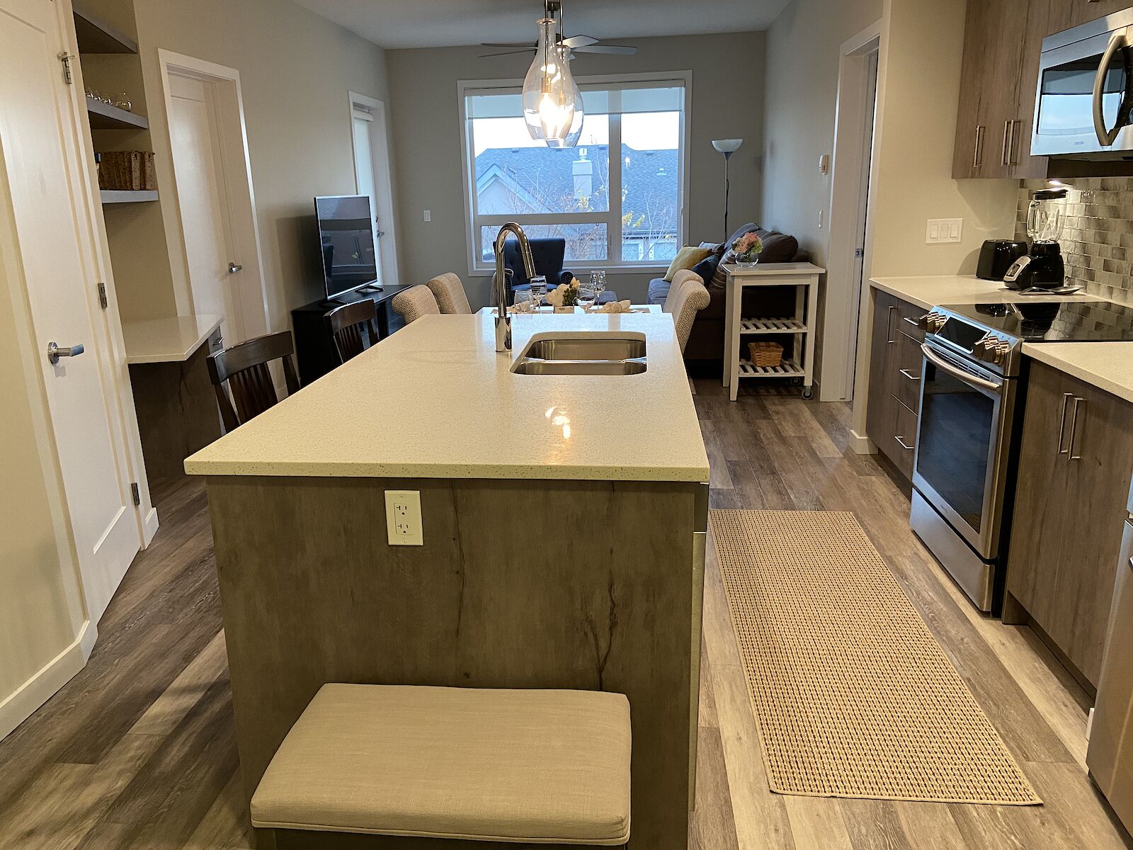 View+from+the+Entrance Calgary 2 bedrooms Condo Unit for rent. Property photo: 507273-1