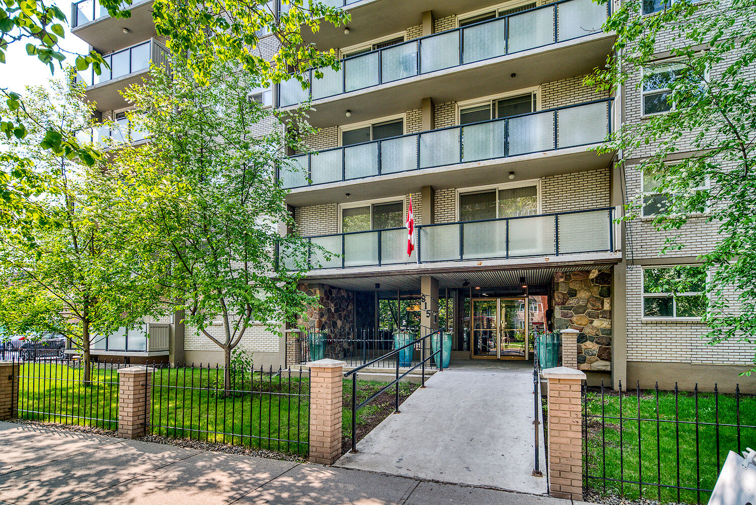 Calgary 2 bedrooms Apartment for rent. Property photo: 508375-1