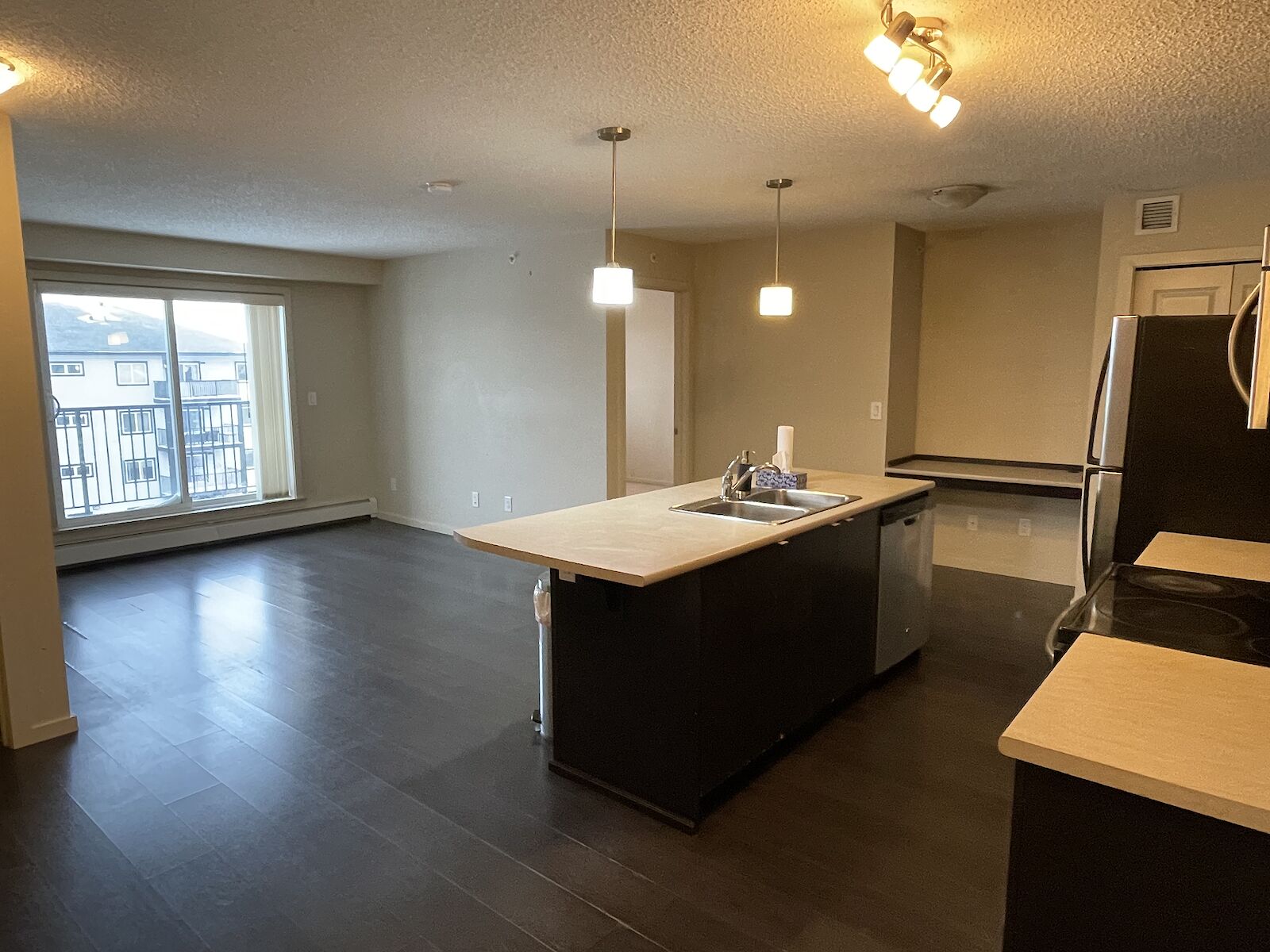Edmonton 2 bedrooms Condo Unit for rent. Property photo: 509012-1