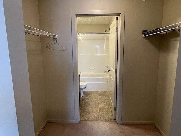 Edmonton 2 bedrooms Condo Unit for rent. Property photo: 509012-3