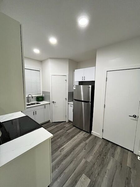 Edmonton 3 bedrooms Main Floor for rent. Property photo: 510427-2