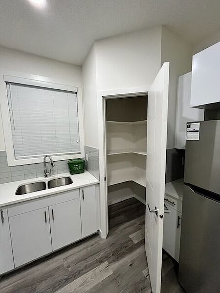 Edmonton 3 bedrooms Main Floor for rent. Property photo: 510427-3