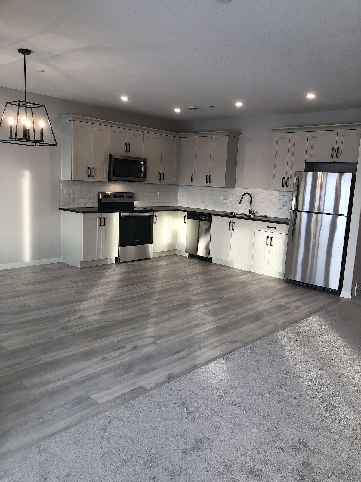 Calgary 2 bedrooms Main Floor for rent. Property photo: 510853-1