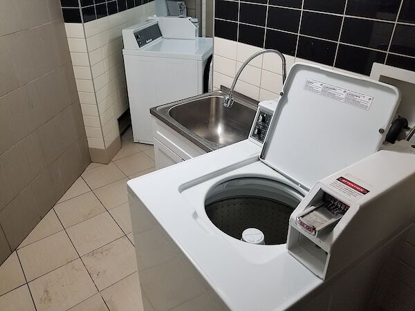 Calgary 1 bedroom Apartment for rent. Property photo: 510876-3