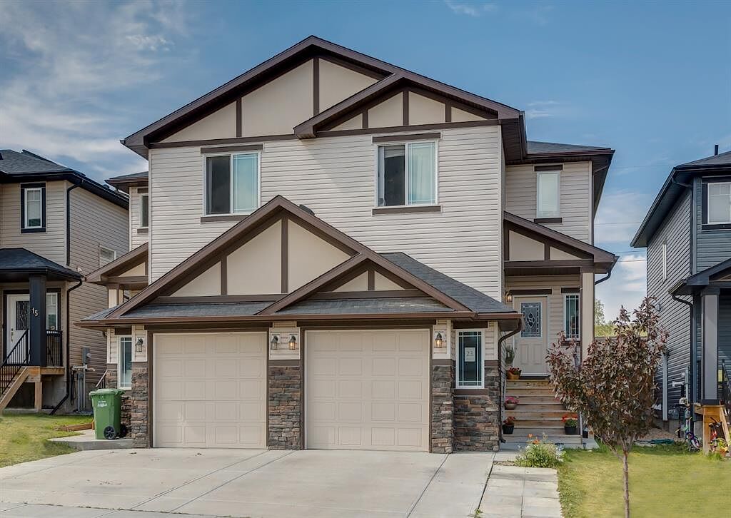 Airdrie 3 + Den bedrooms Duplex for rent. Property photo: 510931-1