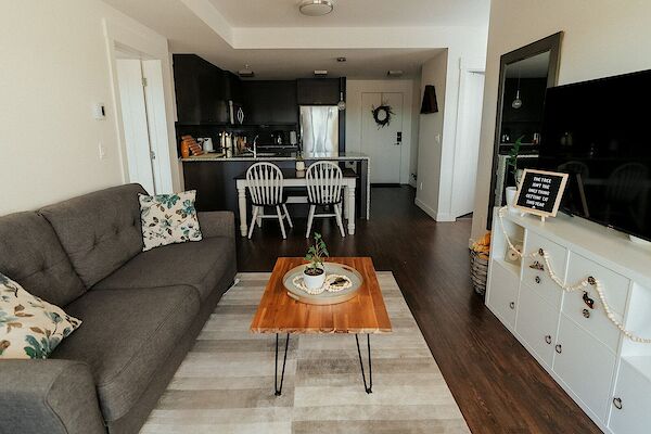 Calgary 2 bedrooms Condo Unit for rent. Property photo: 511133-2