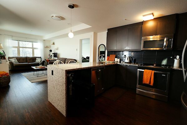 Calgary 2 bedrooms Condo Unit for rent. Property photo: 511133-3