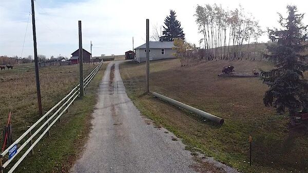 Dewinton studio Acreage for rent. Property photo: 511306-3