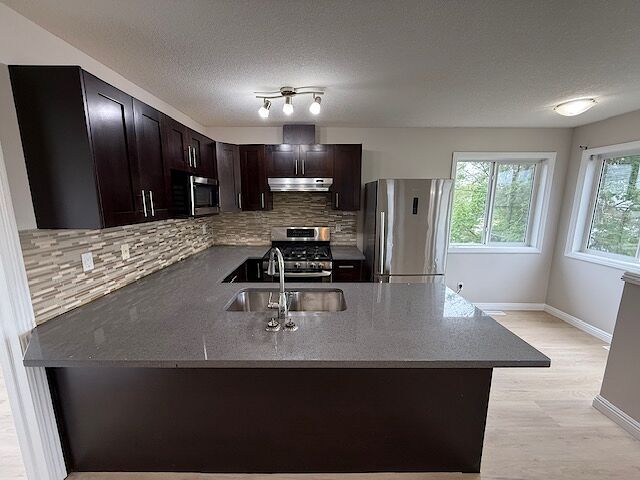 Edmonton 2 bedrooms Condo Unit for rent. Property photo: 511643-1