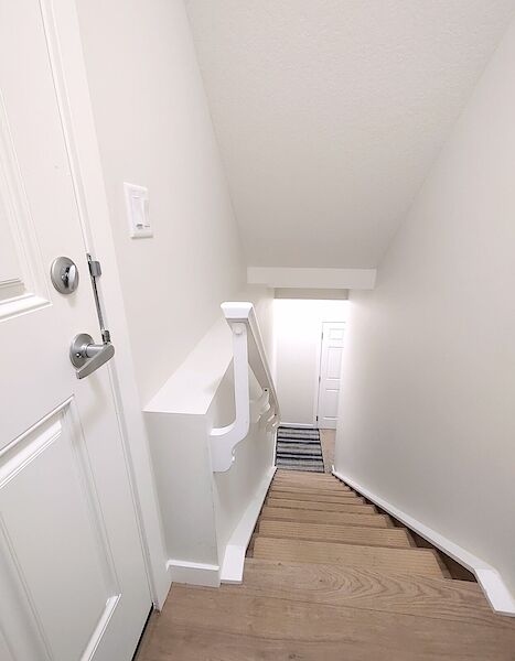 Way+to+your+suite Calgary 2 bedrooms Basement for rent. Property photo: 511886-2