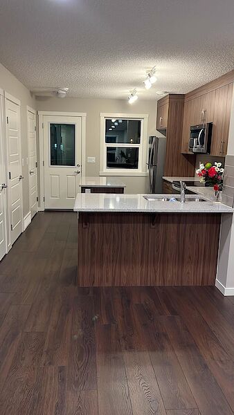 Calgary 2 bedrooms Townhouse for rent. Property photo: 512344-2
