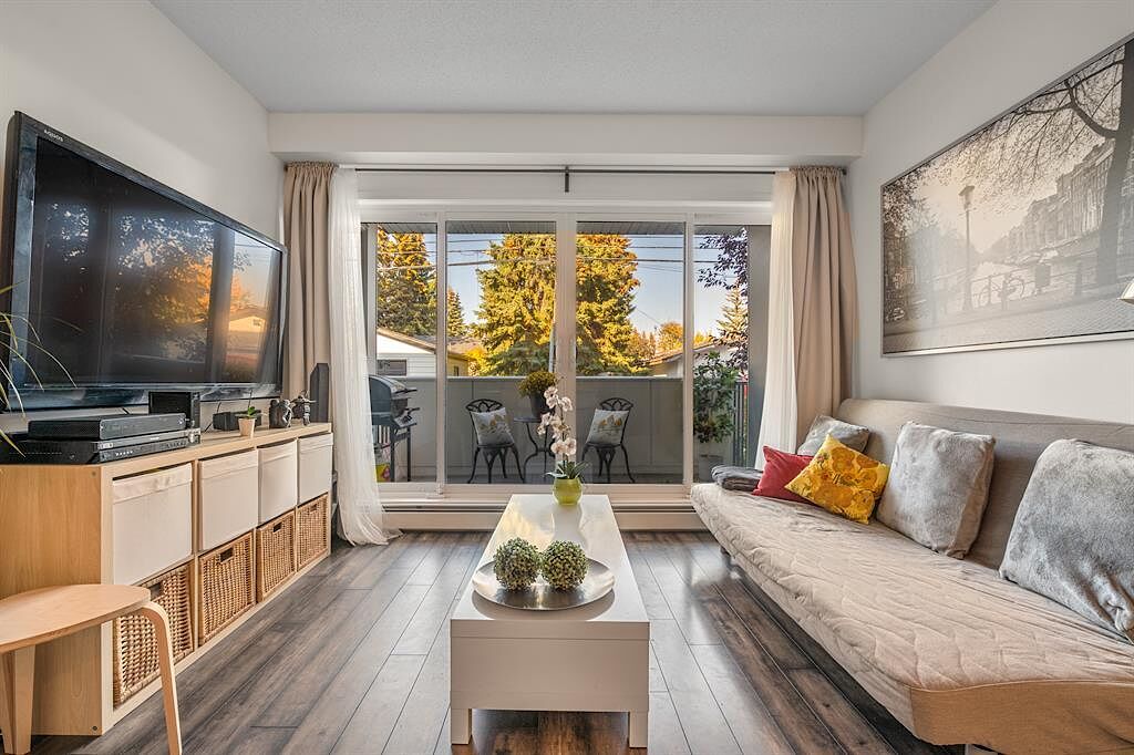 Calgary 2 bedrooms Condo Unit for rent. Property photo: 512798-1