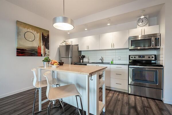 Calgary 2 bedrooms Condo Unit for rent. Property photo: 512798-2