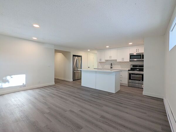 Calgary 2 + Den bedrooms Basement for rent. Property photo: 513870-2