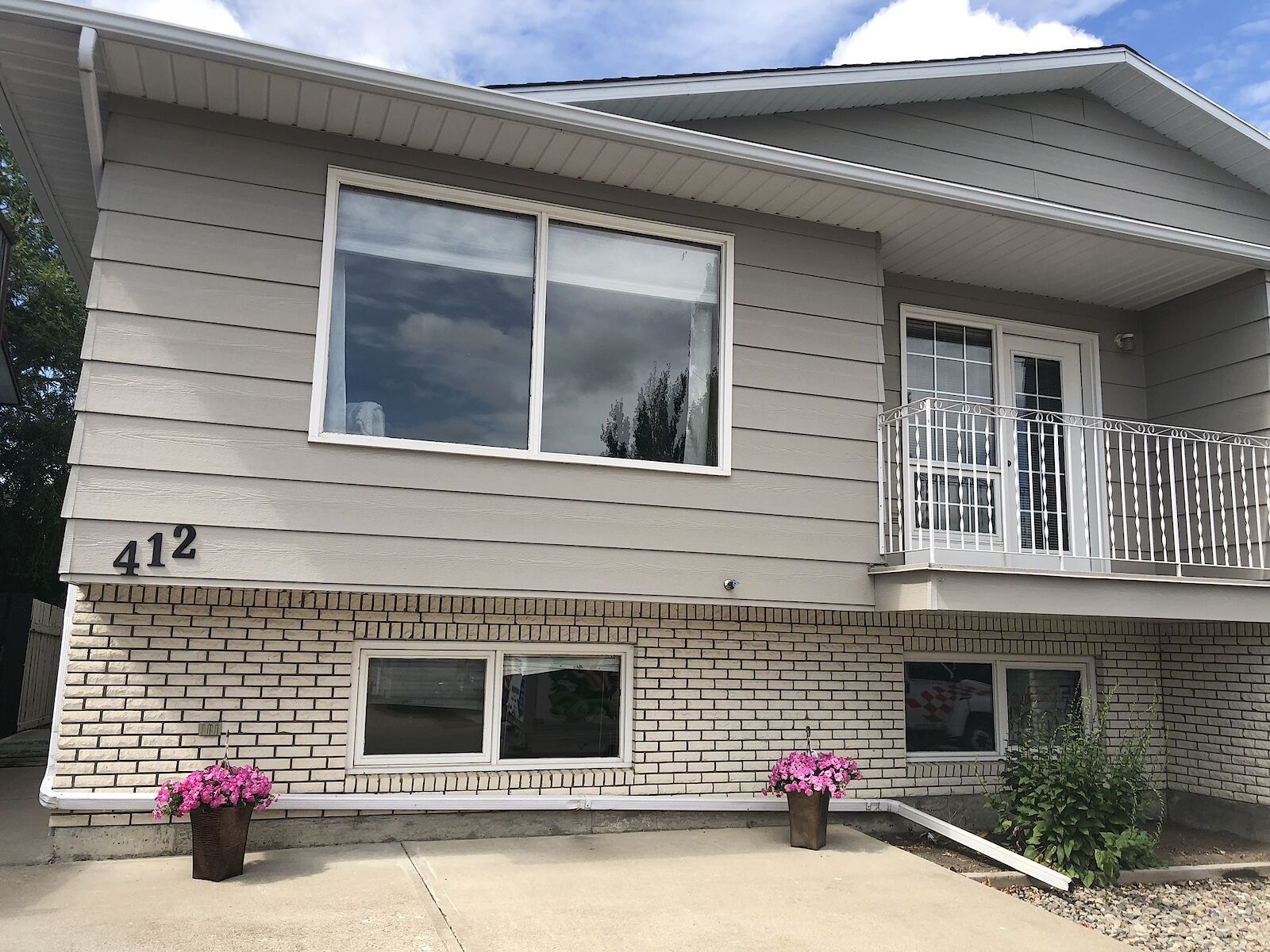 Lethbridge 2 bedrooms Main Floor for rent. Property photo: 514098-1