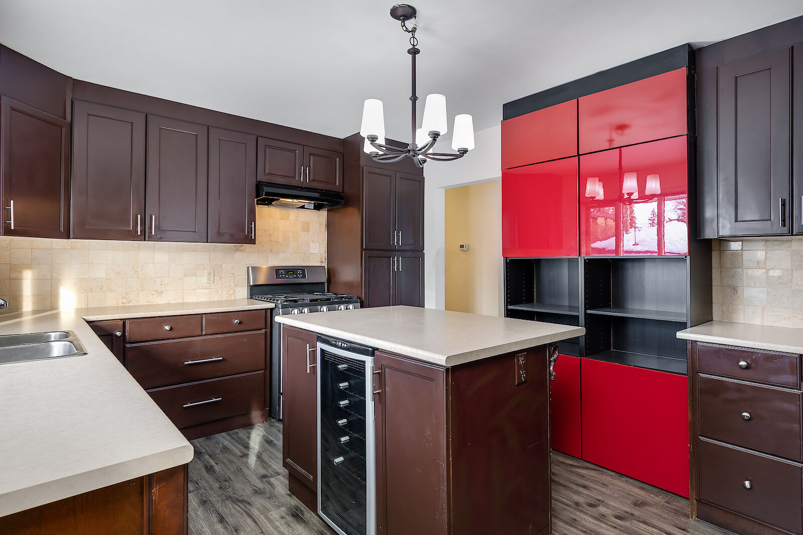 Calgary 2 + Den bedrooms House for rent. Property photo: 514338-1