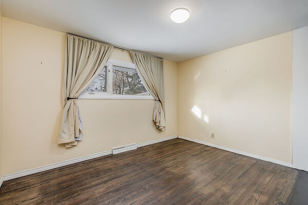 Calgary 2 + Den bedrooms House for rent. Property photo: 514338-3