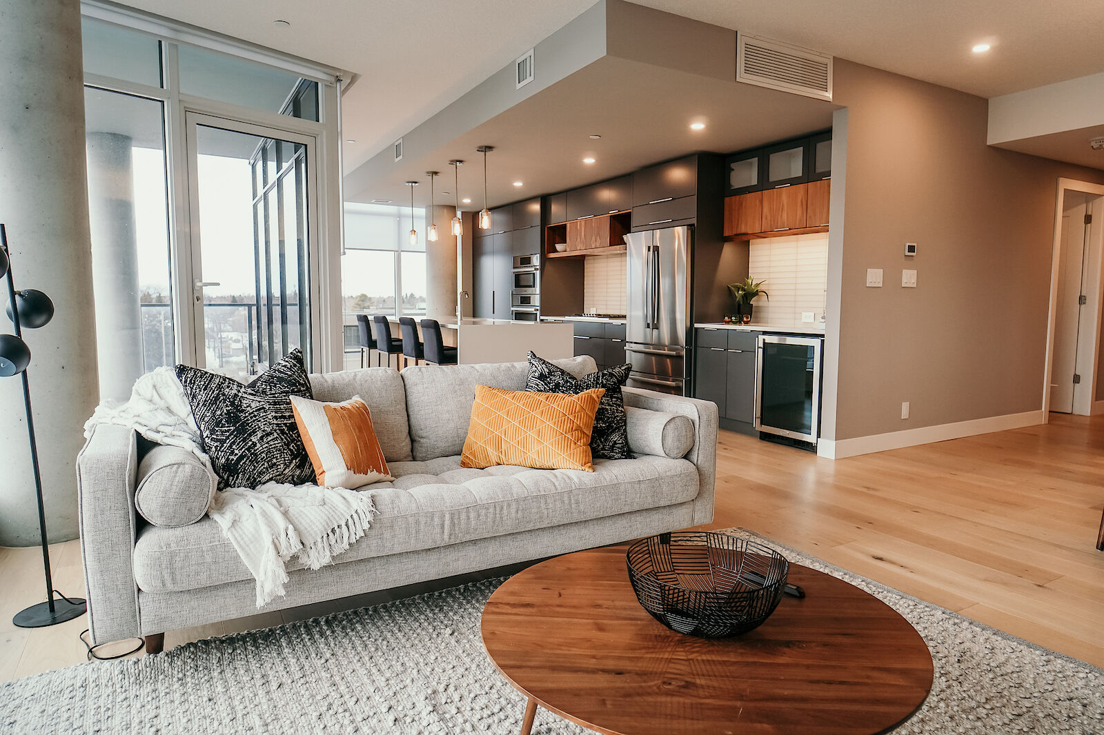 Edmonton 2 + Den bedrooms Condo Unit for rent. Property photo: 514549-1