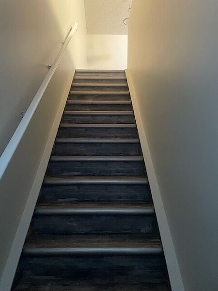 Edmonton 2 bedrooms Townhouse for rent. Property photo: 515112-2
