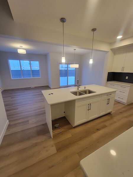 Edmonton 4 bedrooms House for rent. Property photo: 516462-3