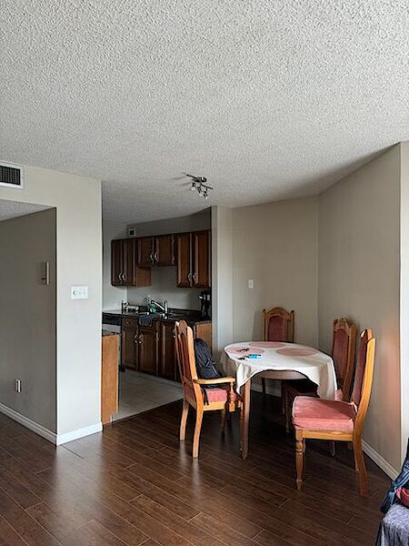 Calgary 1 bedroom Condo Unit for rent. Property photo: 517160-3