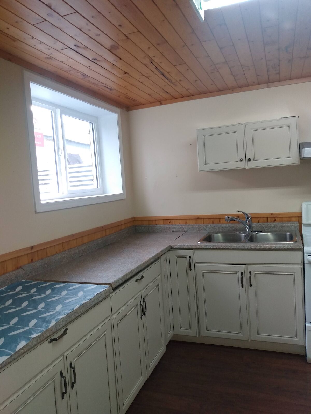 Calgary 2 bedrooms Basement for rent. Property photo: 517615-1