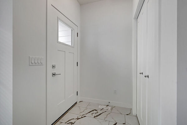 Calgary 3 bedrooms Main Floor for rent. Property photo: 517873-2