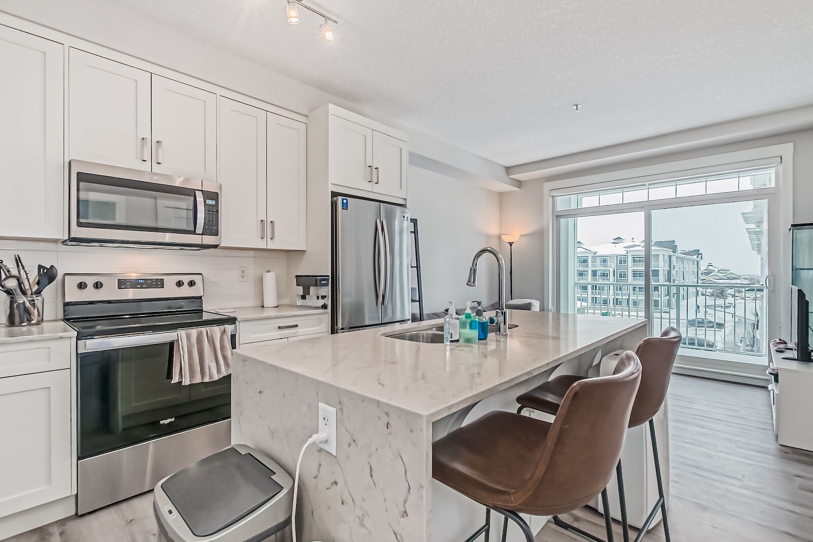 Calgary 2 bedrooms Condo Unit for rent. Property photo: 518462-1