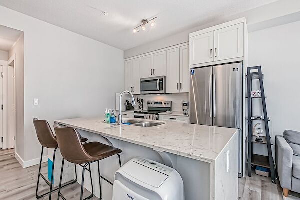 Calgary 2 bedrooms Condo Unit for rent. Property photo: 518462-3