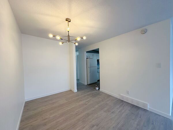Calgary 2 bedrooms Duplex for rent. Property photo: 518852-3