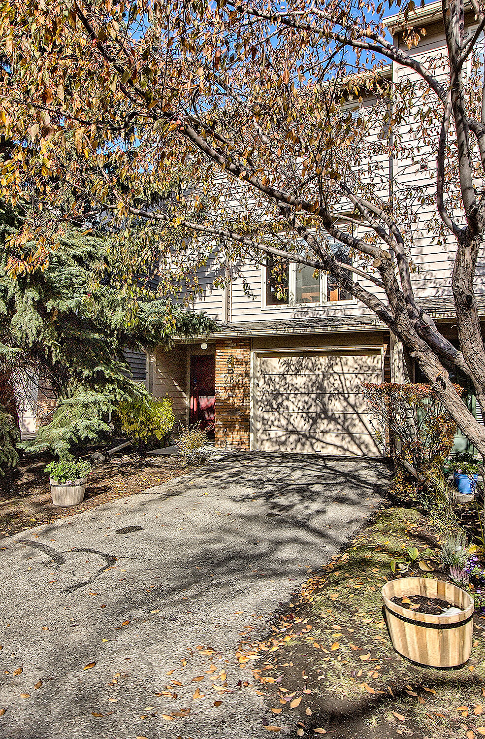Calgary 3 bedrooms Townhouse for rent. Property photo: 519912-1